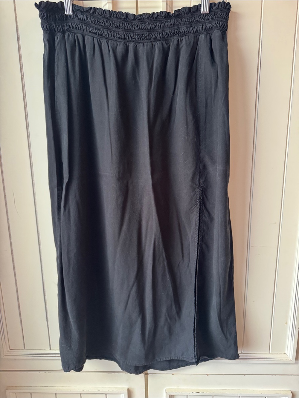 cloth & stone Black Smocked-Waist Midi Skirt with Side Slit